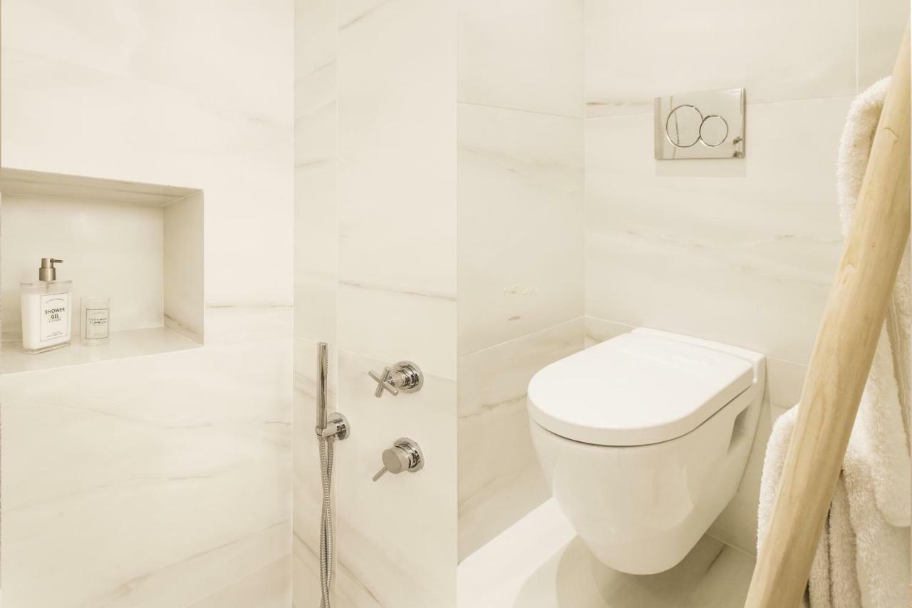 *** Boutique Syntagma Apartment W/ Plunge Pool *** Atene Esterno foto
